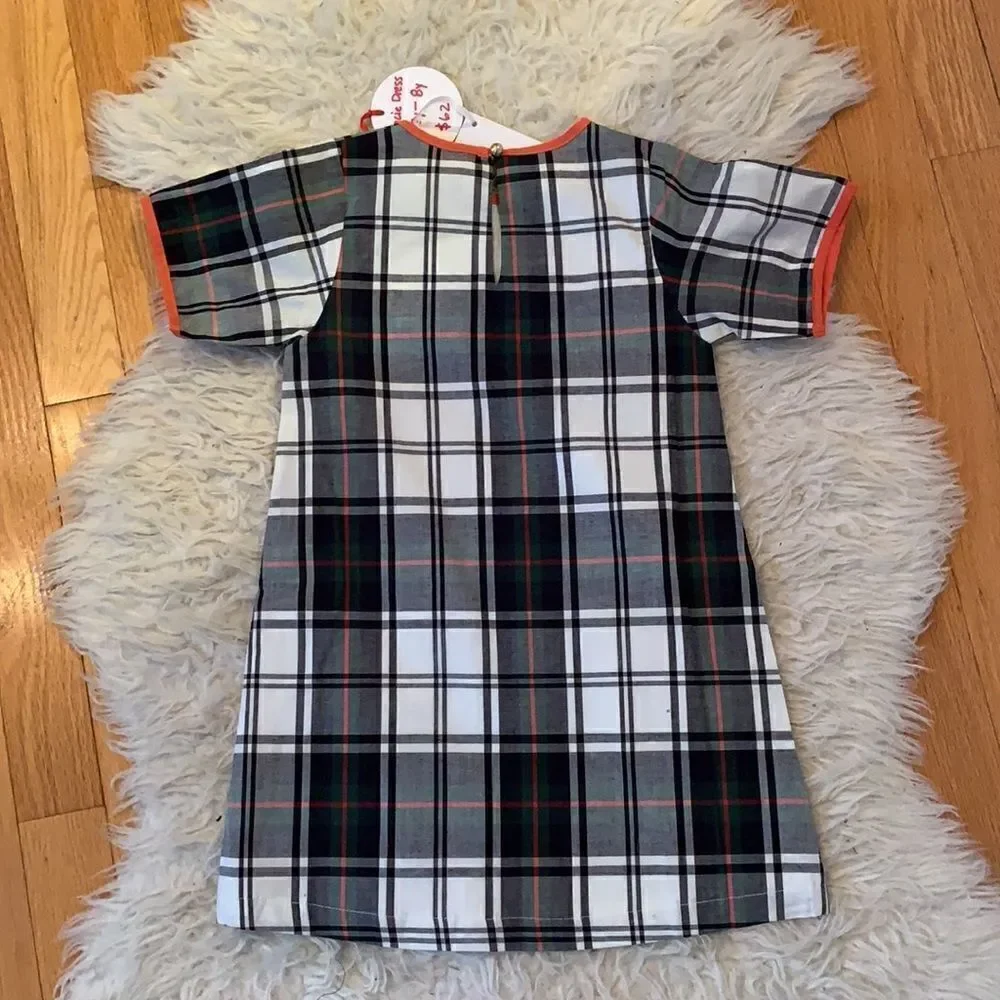 Duffield Lane Girls Gracie Dress in Plaid front Pockets 4 years
